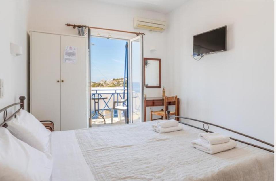 Aegeo Studios Batsi (Andros)